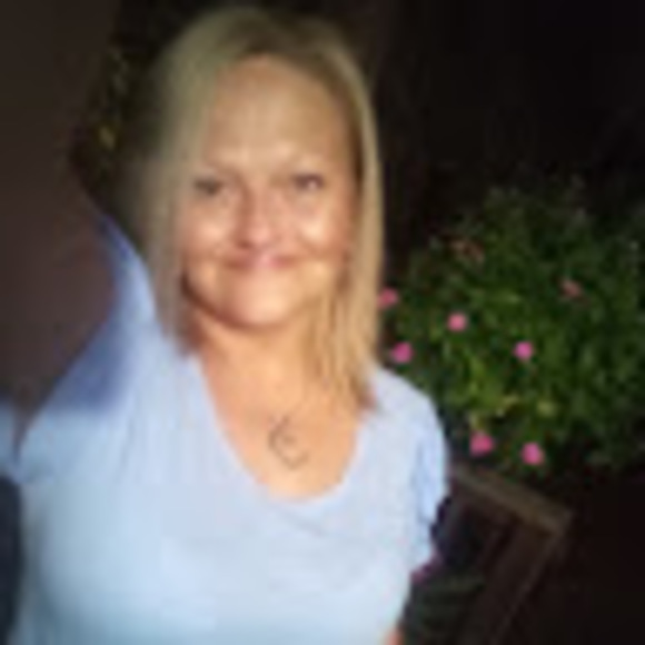 Meet your Posher, Stef - Picture 1 of 1